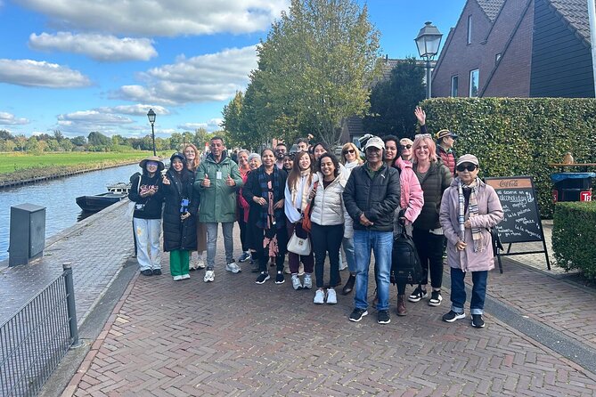 Daytrip Tour from Amsterdam to Zaanse Schans and Giethoorn - Guides and Group Energy: When the Stories Make the Places Click
