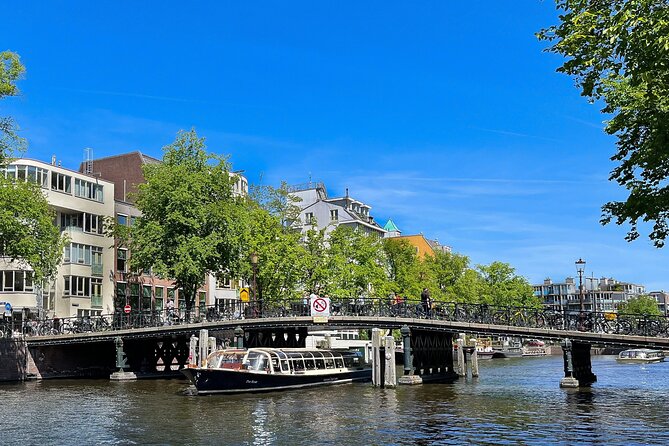 Discover Amsterdam: Luxury Canal Cruise with a Local Skipper - Why the electric boat changes the Amsterdam canal mood