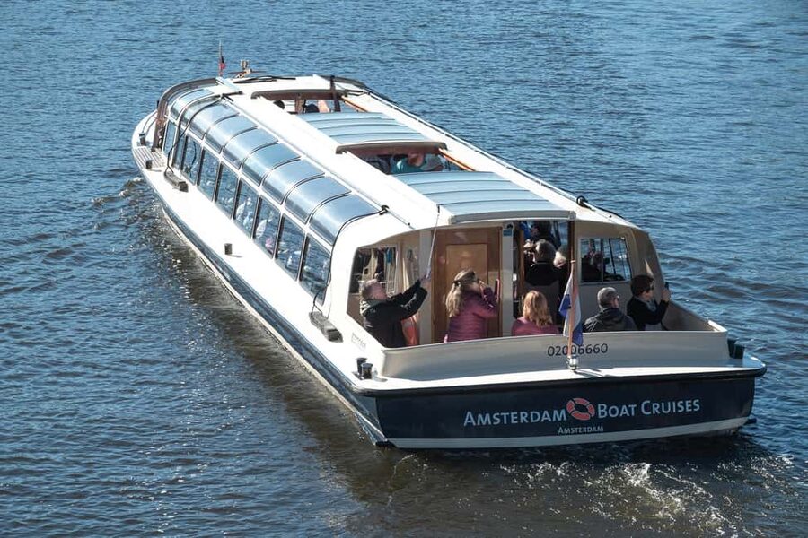 Discover Amsterdam: Luxury Canal Cruise with a Local Skipper - The real-world pros and small issues to know