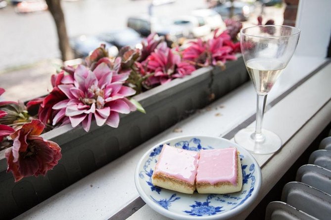 Discover Amsterdam's Culinary Scene: Morning Food Tour - Utrechtsestraat District: Eating Like a Local Between Shops and Side Streets