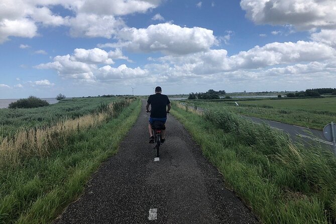 E-Bike PRIVATE tour Countryside of Amsterdam Volendam Marken - The e-bike day plan: why electric bikes fit this route