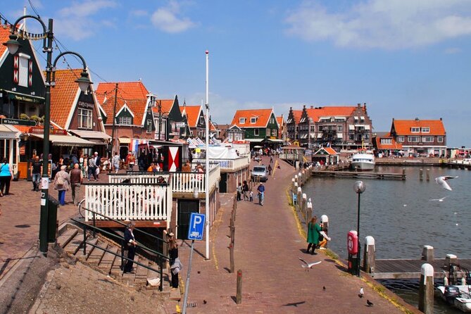E-bike Tour with Picnic in the Amsterdam Wetlands small group - Stop 3: Waterland Time for Nature and Local Food Pick-Ups
