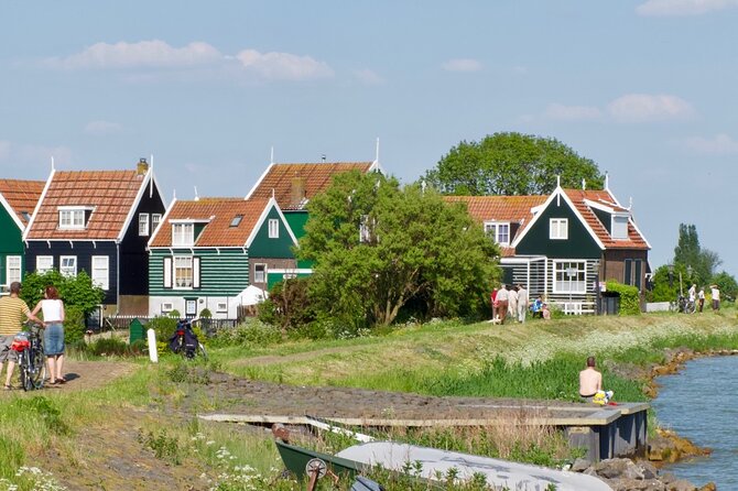 E-bike Tour with Picnic in the Amsterdam Wetlands small group - Stop 4: The Picnic Setup in Waterland (Where the Day Really Lands)