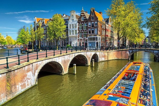 e-Scavenger hunt Amsterdam: Explore the city at your own pace - Should you book the Qula e-Scavenger hunt in Amsterdam?