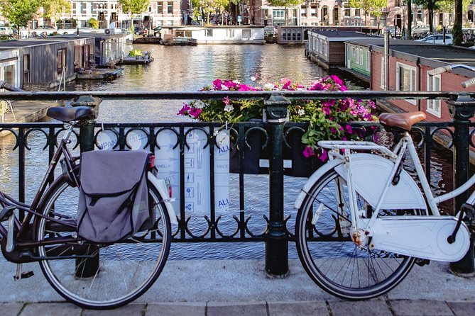Eating Amsterdam: Albert Cuyp Market & The Pijp Food Tour - Simon Meijssen and saucijzenbroodje: the bakery stop that sets the tone