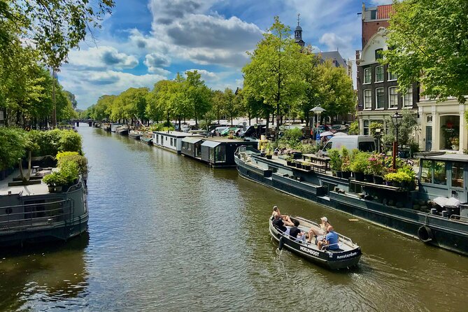 Exclusive Cheese Walk & Dutch Wine Discovery - Design & Wijn: the Dutch wine shop pairing that clicks