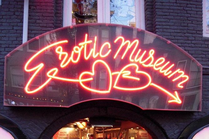 Exclusive small-group Amsterdam Red Light District tour - Pub The Ape (Int Aepjen): the wooden-building survival story