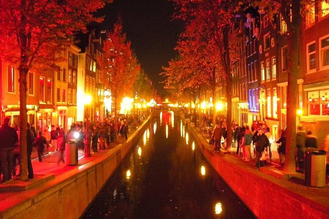 Exclusive small-group Amsterdam Red Light District tour - The smallest house and the VOC link