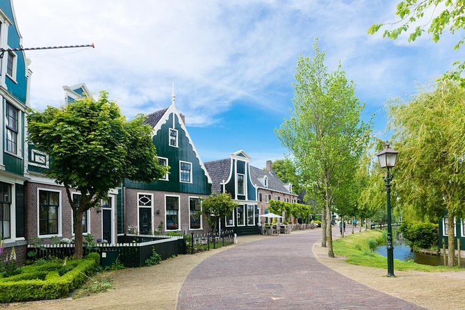 Excursion to the mills of Zaanse Schans - The clog workshop: the live show you’ll remember