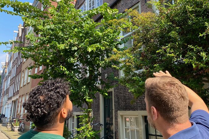 Explore hidden streets with friends - Private Tour - Karthuizerhof and the church for the poor: housing, care, and faith