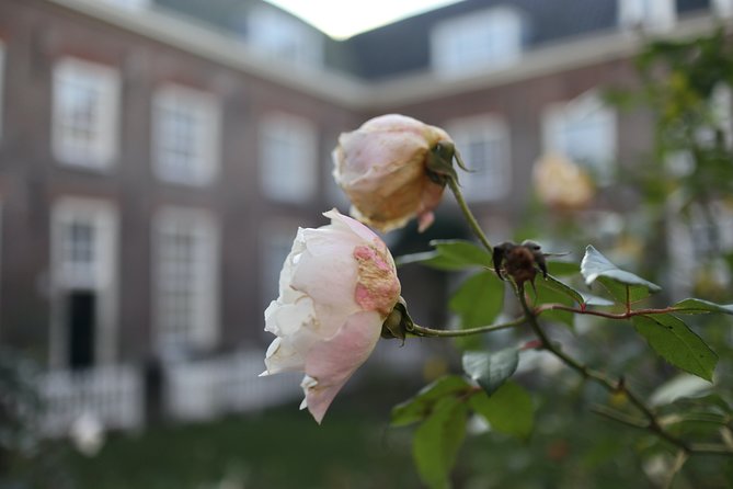 Explore hidden streets with friends - Private Tour - Westerkerk and Rembrandt: ending on art with a real address