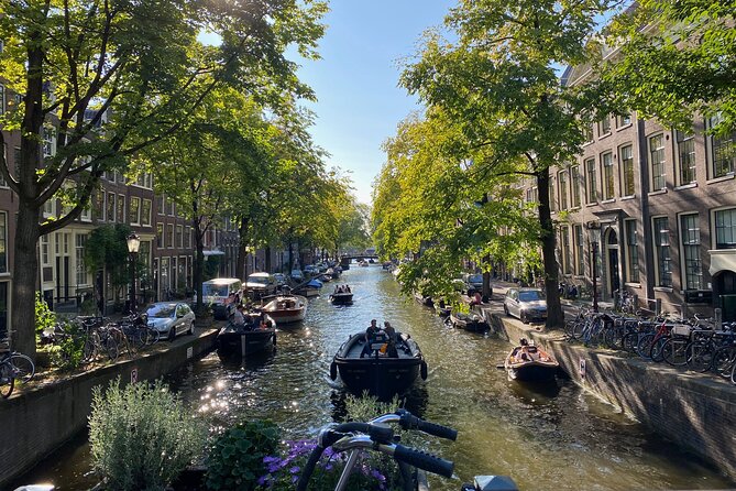 Explore hidden streets with friends - Beursplein origins: where Amsterdam’s trading story starts
