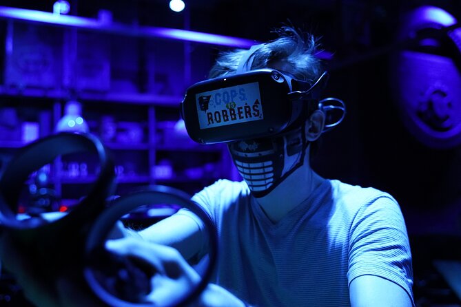 Free Roam VR in Amsterdam – Immerse Yourself in a Virtual World! - Who should book this VR experience in Amsterdam