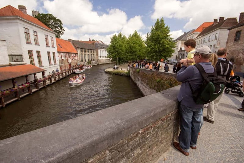 From Amsterdam: Bruges Day Tour in Spanish or English - The Canal Boat Cruise: Why This Part Feels Like the Cheat Code