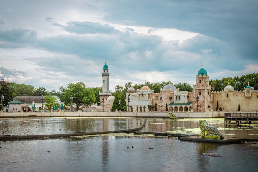 From Amsterdam: Day Trip to Efteling Theme Park with Ticket - Timing a 10-Hour Day: How to Get the Most Without Rushing