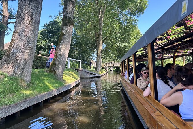 From Amsterdam: Giethoorn Day Trip with Canal & Village Tour - What Makes the Tour Feel Good: The Guide and the Local Insights