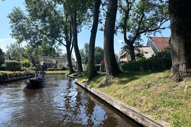From Amsterdam: Giethoorn Day Trip with Canal & Village Tour - Group Size and Comfort: Max 30 People Can Matter