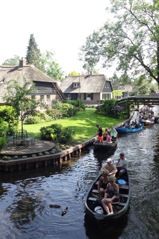 From Amsterdam: Giethoorn Day Trip with Small Electric Boat - Getting There From Amsterdam Central: The Ride Time Is Part of the Plan
