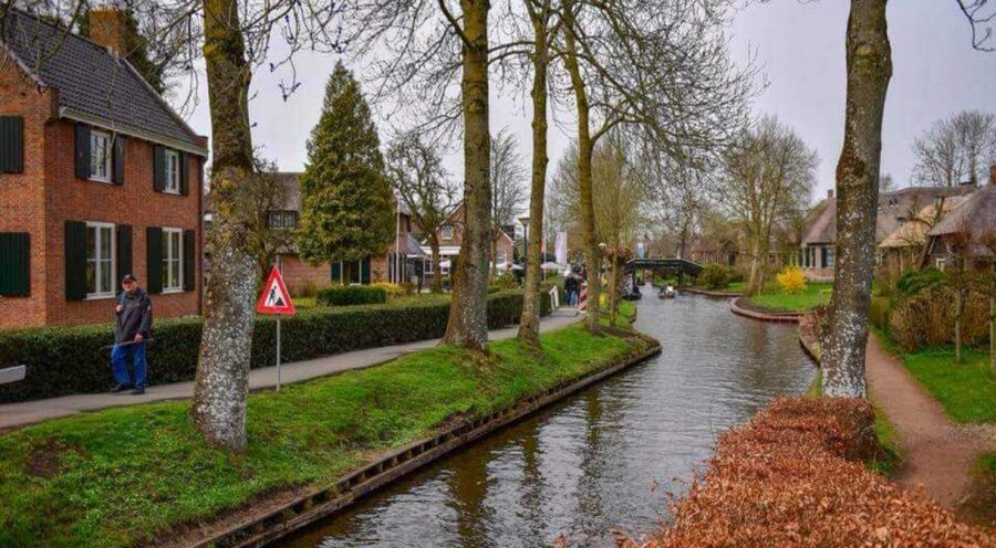 From Amsterdam: Giethoorn Guided Day Trip with Canal Cruise - Key Things I’d Mark on Your Map