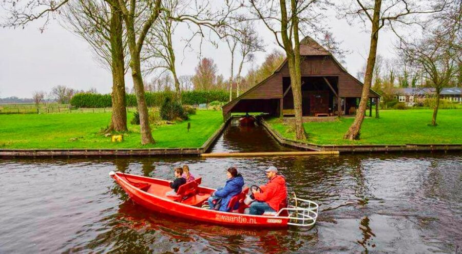 From Amsterdam: Giethoorn Guided Day Trip with Canal Cruise - Who This Tour Suits Best (and who might want something else)