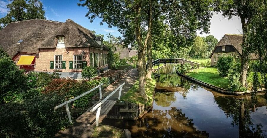 From Amsterdam: Giethoorn Sightseeing Tour and Canal Cruise - Price and value: is $330 per person fair for 6 hours?