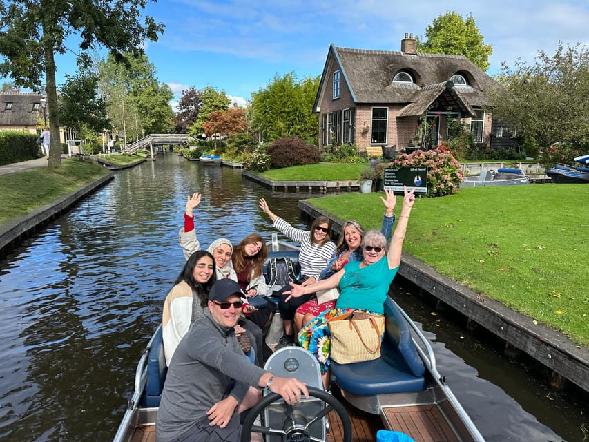From Amsterdam: Giethoorn Small Group Tour with Boat Ride - The canal boat ride: thatched houses, tiny islands, and real perspective