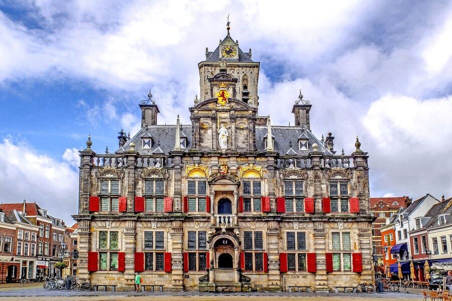 From Amsterdam: Guided Trip to Rotterdam, Delft & The Hague - Rotterdam: a city tour plus a reality check on time