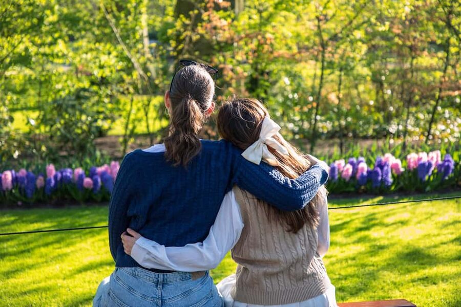 From Amsterdam: Keukenhof Ticket with Transfer - Keukenhof’s short season is why this trip sells out