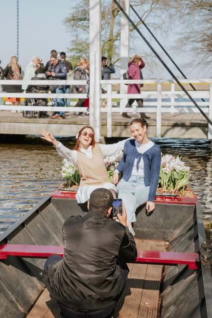 From Amsterdam: Keukenhof Ticket with Transfer - Optional Amsterdam canal cruise: a calmer contrast after Keukenhof