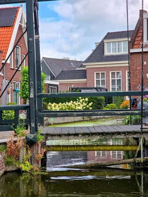 From Amsterdam: Keukenhof Tulips, Windmills & Volendam - Keukenhof Gardens: 3 hours to see tulips without feeling trapped
