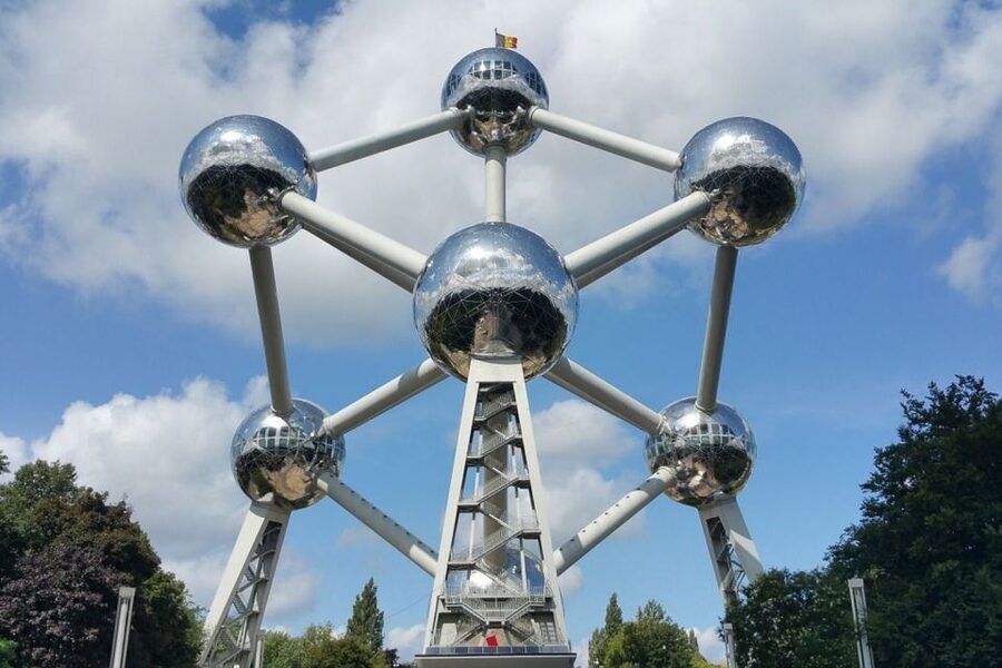 From Amsterdam: Private Sightseeing Trip to Brussels - Sablon: antiques, local products, and a well-timed food break