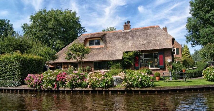 From Amsterdam: Private Tour to Giethoorn with Canal Cruise - Key highlights you’ll feel right away
