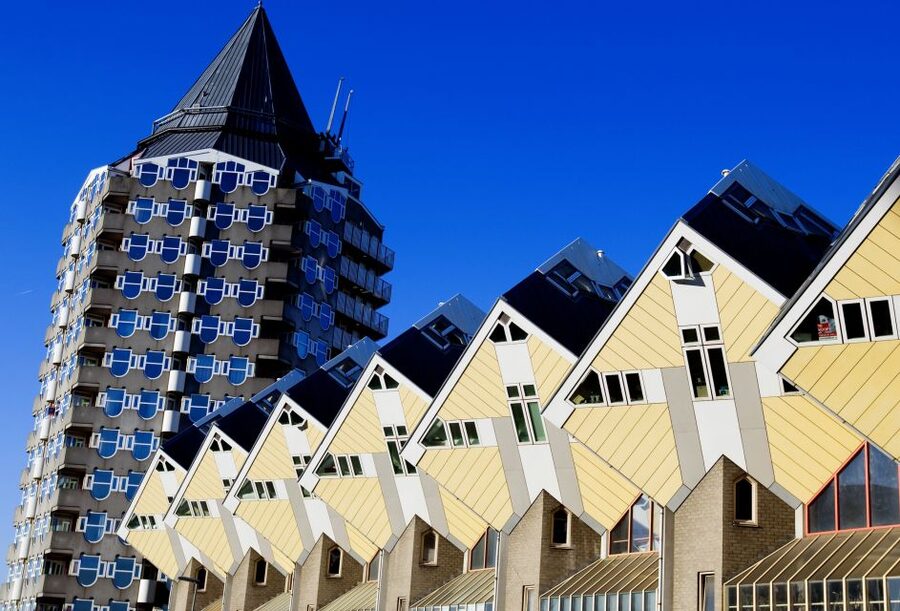 From Amsterdam: Rotterdam and The Hague Tour in Spanish - Cube Houses and the Old Port Feel of Oude Haven