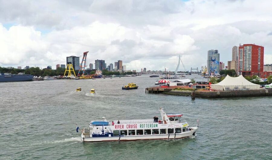 From Amsterdam: Rotterdam, Delft & The Hague Guided Day Tour - Markthal Rotterdam: A Food Market Stop That Feels Like a Local Break