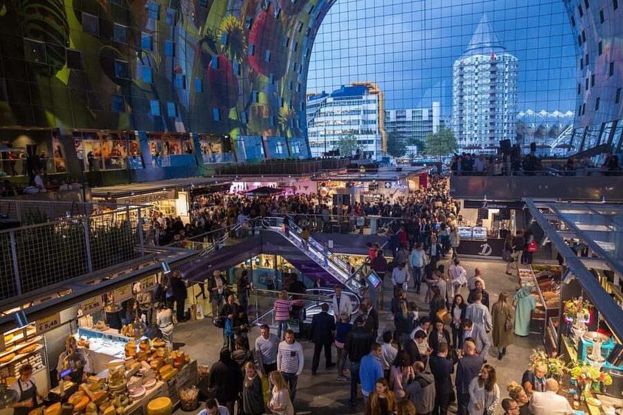 From Amsterdam: Rotterdam to The Hague and Delft - Binnenhof in Den Haag: the heart of Dutch politics