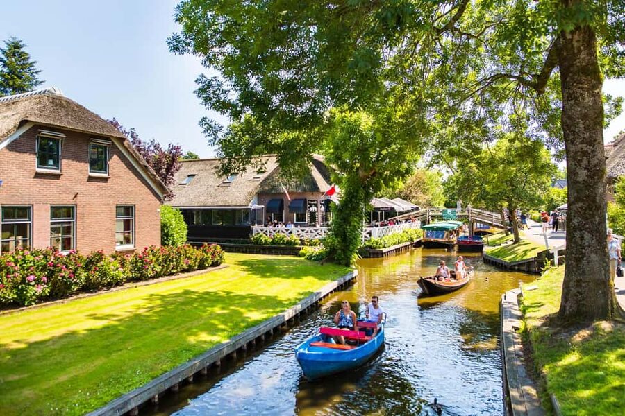 From Amsterdam: Ultimate Giethoorn Experience with Boat Tour - Weather reality check: what to expect on a boat day