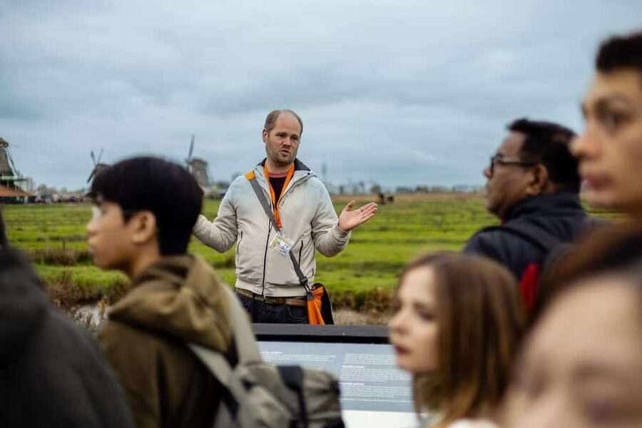 From Amsterdam: Volendam and Zaanse Schans Tour with Cheese - Optional Amsterdam Canal Cruise voucher: what you get and how it fits