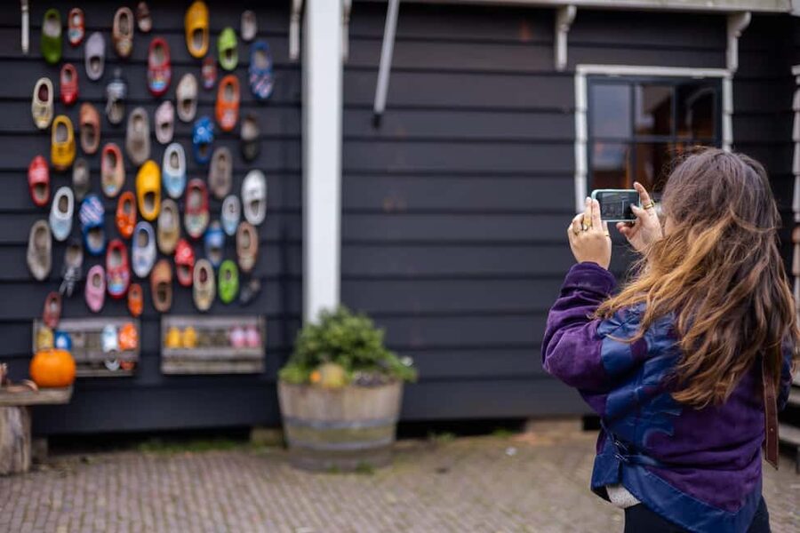 From Amsterdam: Volendam and Zaanse Schans Tour with Cheese - Price and value for a $40, 5-hour day trip