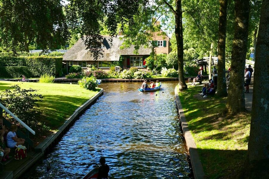 From Amsterdam: Zaanse Schans and Giethoorn Countryside Trip - Price and value: $516 per person for a door-to-door private day