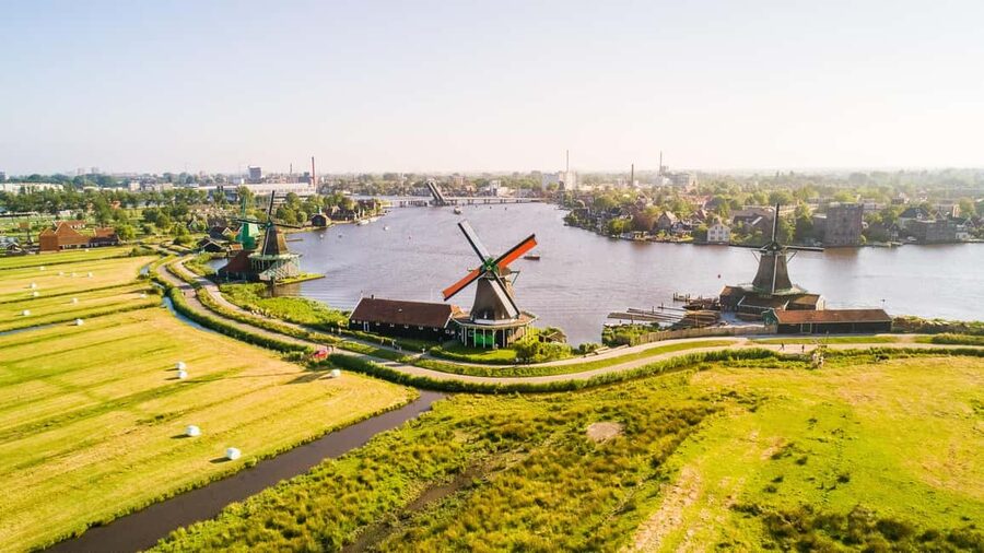 From Amsterdam: Zaanse Schans, Volendam & Marken Day Trip - Why Zaanse Schans, Volendam, and Marken fit together