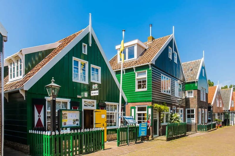 From Amsterdam: Zaanse Schans, Volendam & Marken Day Trip - Getting from Amsterdam Centraal to the countryside without stress