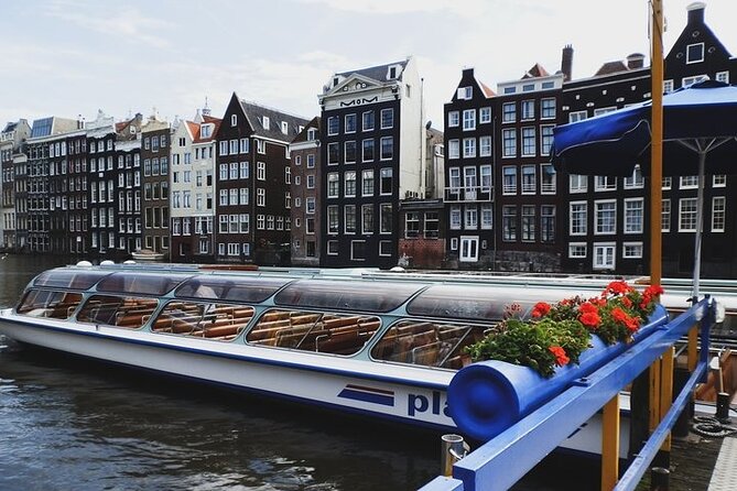 Full-Day Trip From Amsterdam to Keukenhof, Zaanse Schans + Cruise - Catharina Hoeve cheese farm: tasting Dutch flavors without needing a food tour degree
