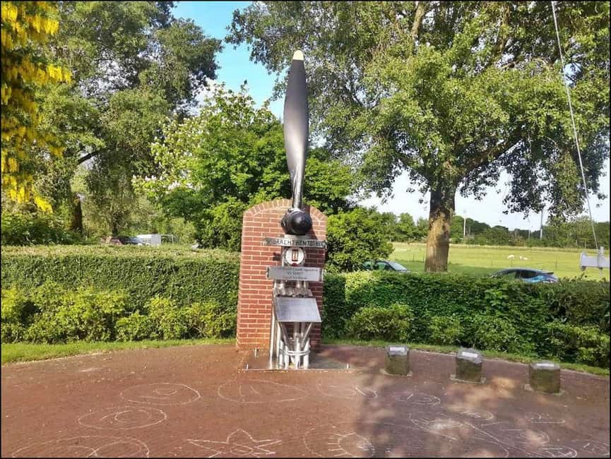 Full day trip to Edam, Volendam, and Marken - Stroopwafels and the food-culture stop that keeps it real