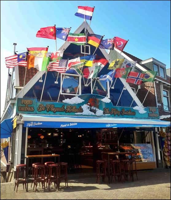 Full day trip to Edam, Volendam, and Marken - Volendam walks: fishing-village atmosphere and typical boats