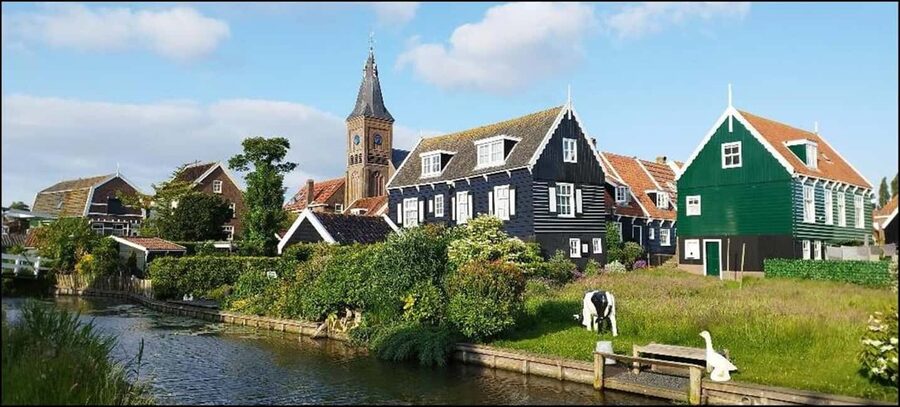 Full day trip to Edam, Volendam, and Marken - Marken’s guided tour, free time, and iconic squares