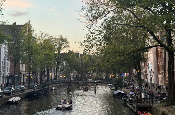 Ghost Walking Tour and Dark History in Amsterdam - Begijnhof: the beguines’ courtyard and whispering legend
