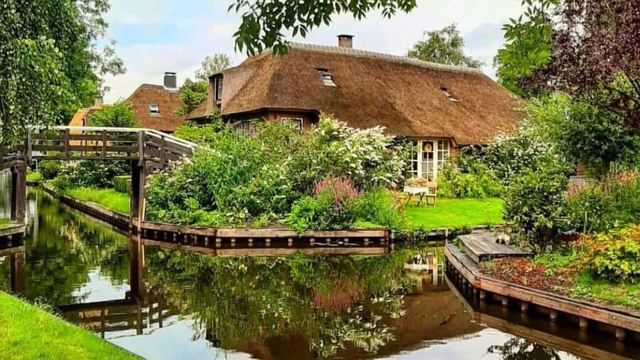 Giethoorn : 1 Hour Canal Cruise in Village With Coffee/Tea - How the ride flows: from Dominee T.O. Hylkemaweg 7 to Lake Bovenwijde