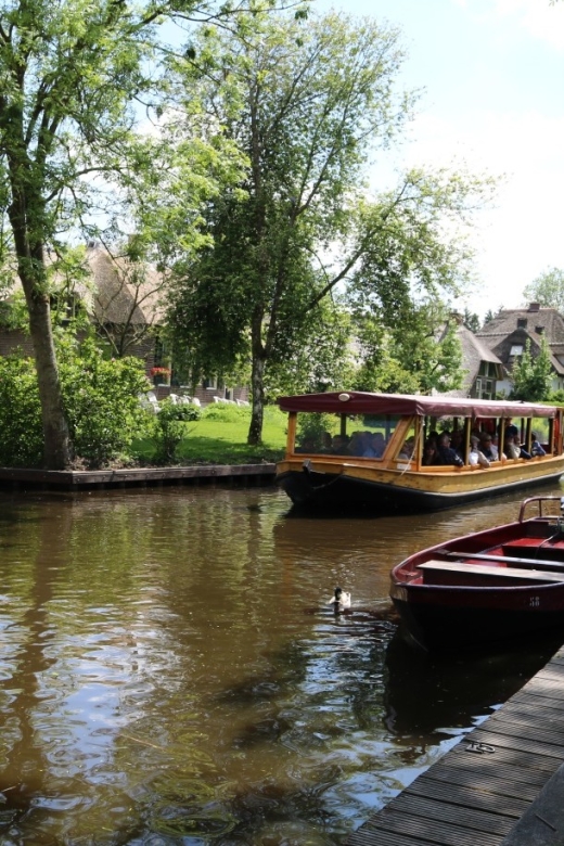 Giethoorn: 1 hour Private Open Bout Tour - Private Sloop Comfort: What Makes This Cruise Feel Different