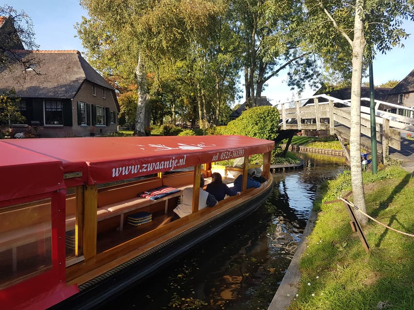 Giethoorn: Canal cruise Giethoorn village and lake - Photo Tips That Work on This Specific Cruise