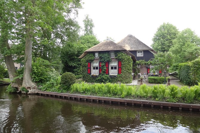 Giethoorn Day Tour from Amsterdam with Small Boat Ride - Your Guide Matters: From Veronica to Morgan to Eldos